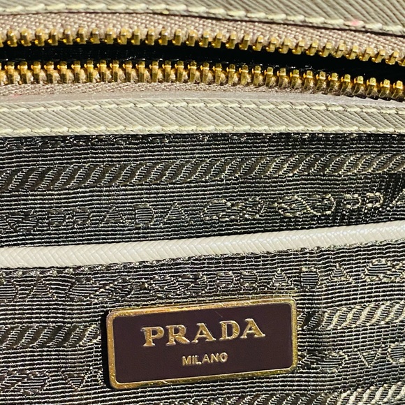 Sold ⚡️⚡️Authentic Prada Saffiano Lux  Tote Bag - Picture 16 of 16